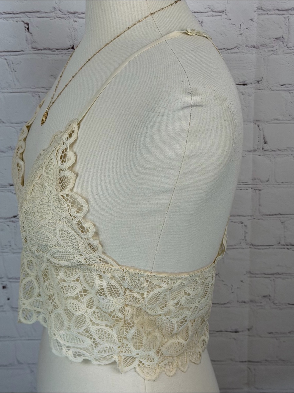 Delicate Cream Lace Padded Bralette Sz Large Coquette, Whimsigoth, Romantic - Picture 2 of 8